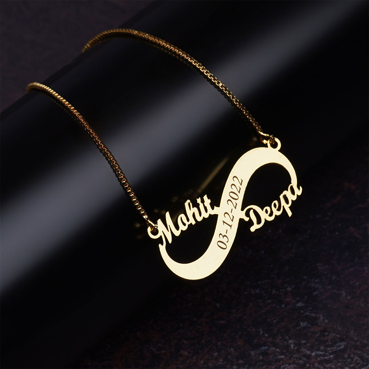 Name store cutting locket